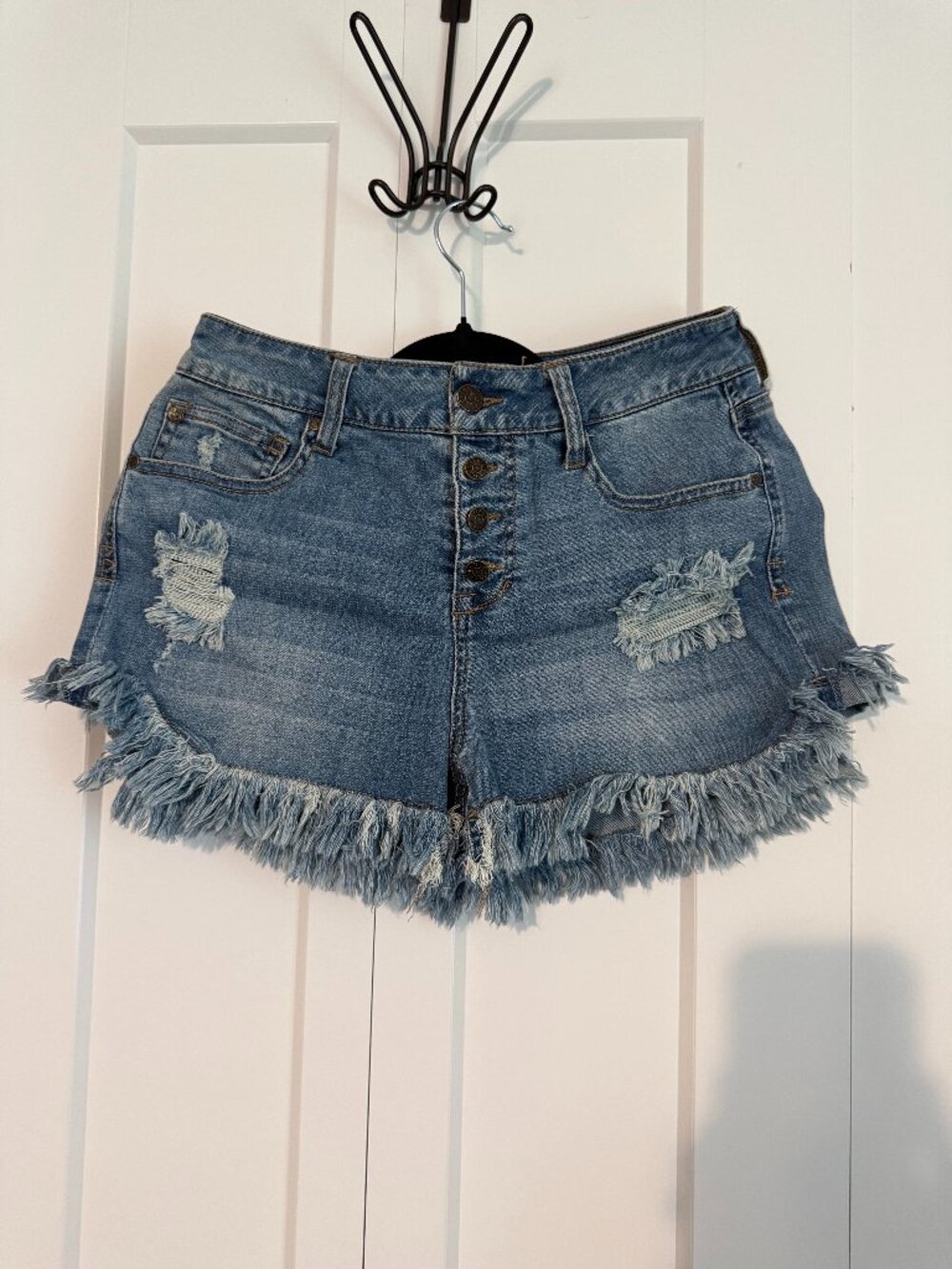 Celebrity Pink Distressed Button Fly Denim Shorts – Size 5/27
